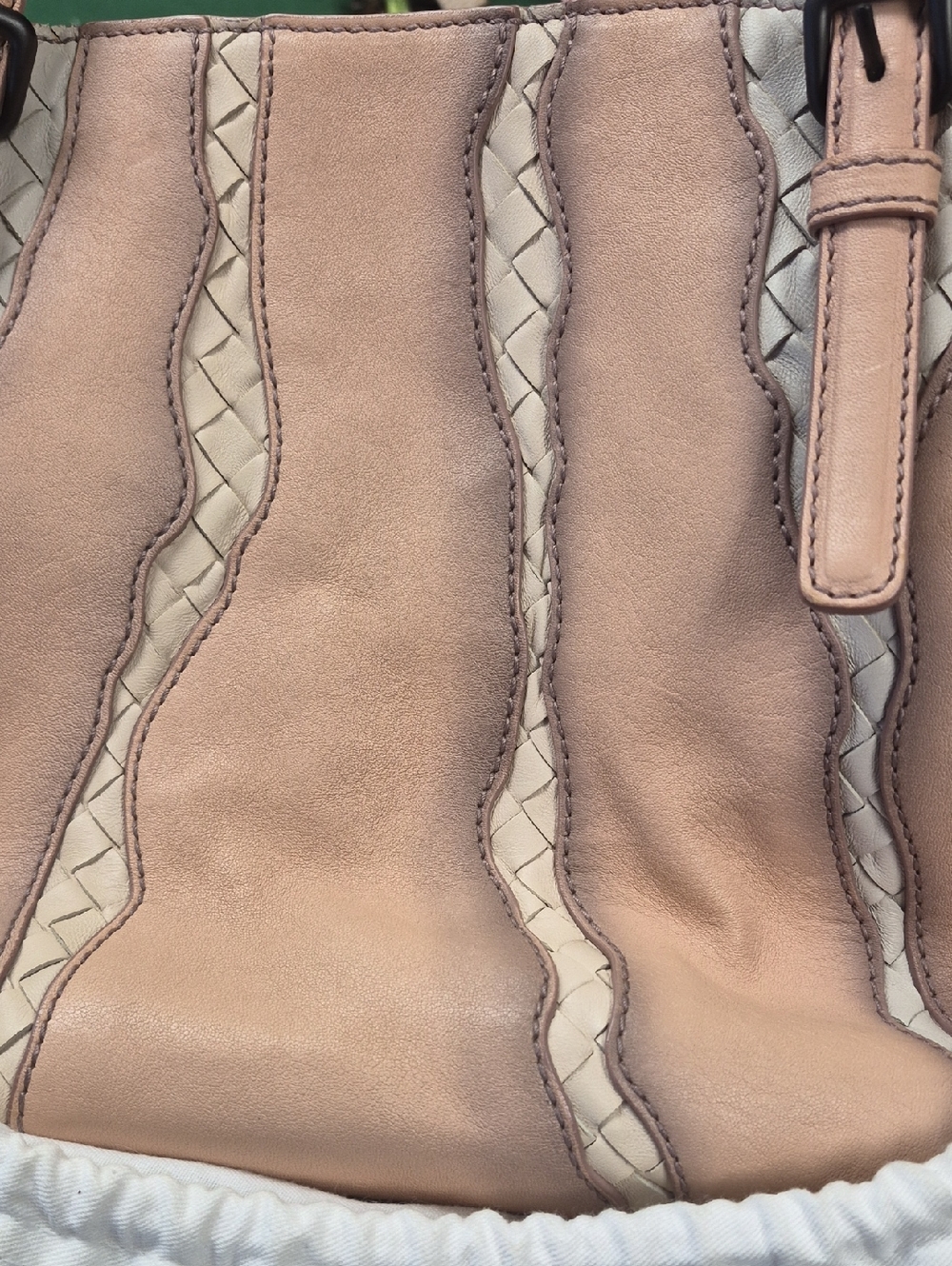 Authentic Bottega Veneta Pink and Cream Intrecciato Tote Bag - Picture 13 of 13